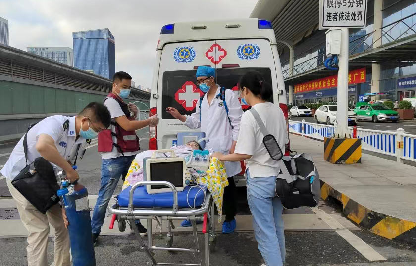 佛冈县救护车出租公司